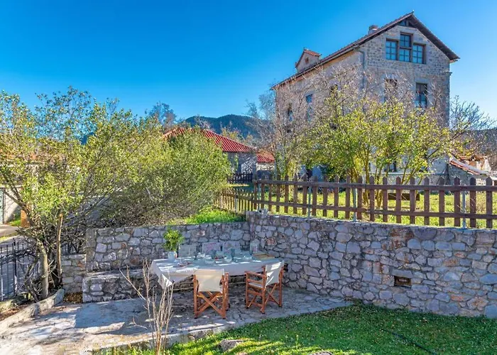 Vakantiehuis Myrtilo Traditional Stone House !!! *